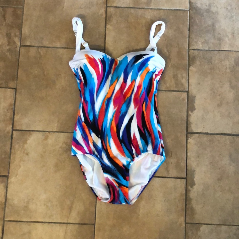 Jantzen size 6 swimsuit